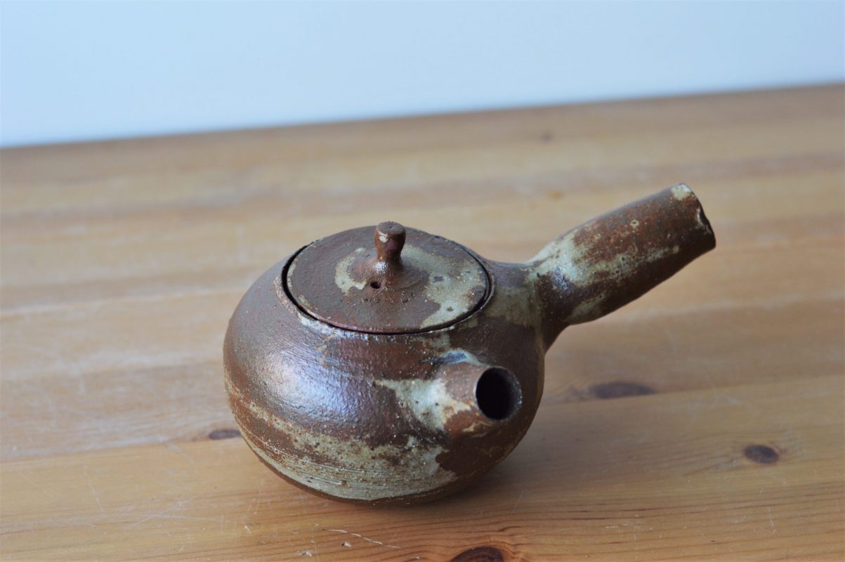 Yokode Kyusu céramique L Juin - face zoom - Margaux Ceramics