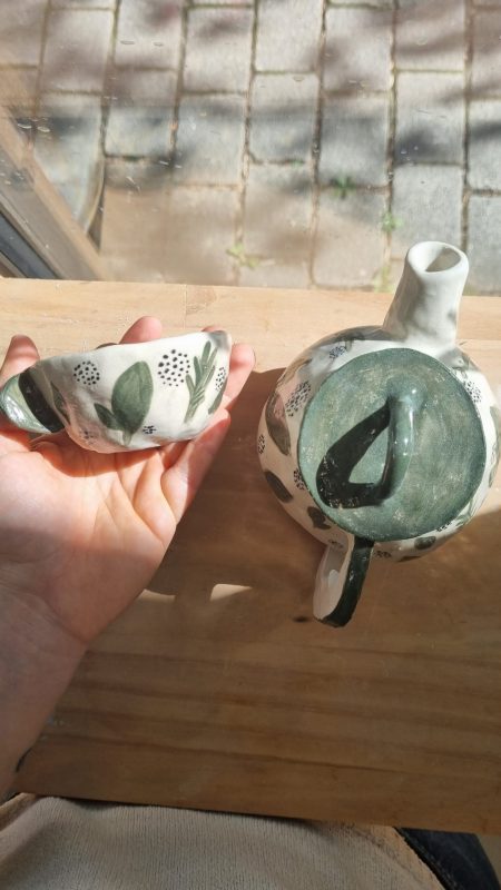 Cours de modelage théière - théière verte et blanche avec sa tasse - Fracas