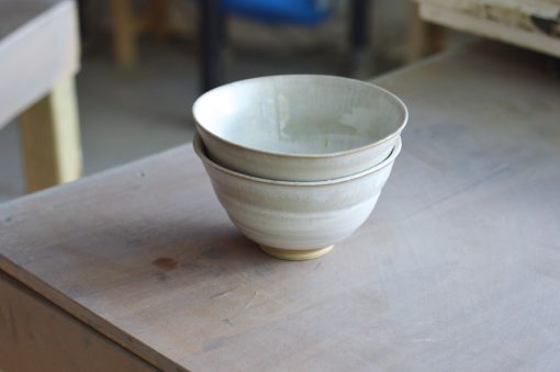 boite bol et tasses blanche et cendres-50- Margaux Ceramics - Fracas - atelier de poterie à Lorient - librairie atelier de céramique