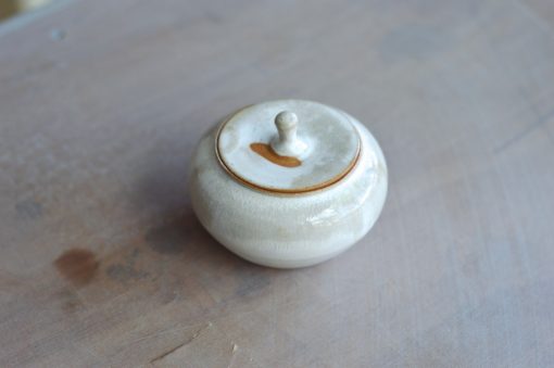 Boite 2 - Margaux Ceramics - Fracas - atelier de poterie à Lorient - librairie atelier de céramique 2