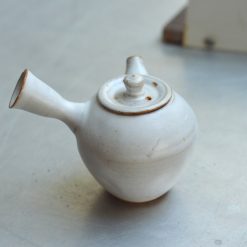 margaux ceramic theiere blanche anse laterale 5 2