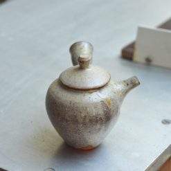 margaux ceramic theiere cendres anse laterale 6 3