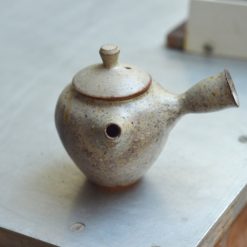 margaux ceramic theiere cendres anse laterale 6 4